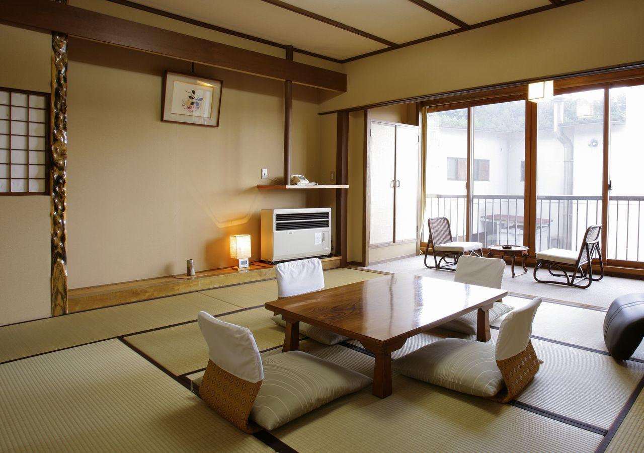 Komoro Hishino Onsen Tokiwakan מראה חיצוני תמונה